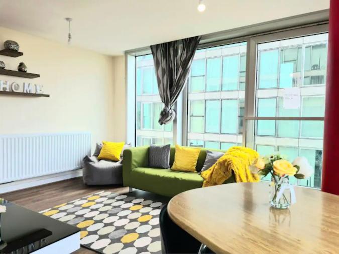 Blue Sapphire Apartment Milton Keynes